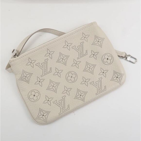 💎✨Authentic✨💎Louis Vuitton Monogram Mahina Selene PM Shoulder Bag Blanc - Picture 11 of 16